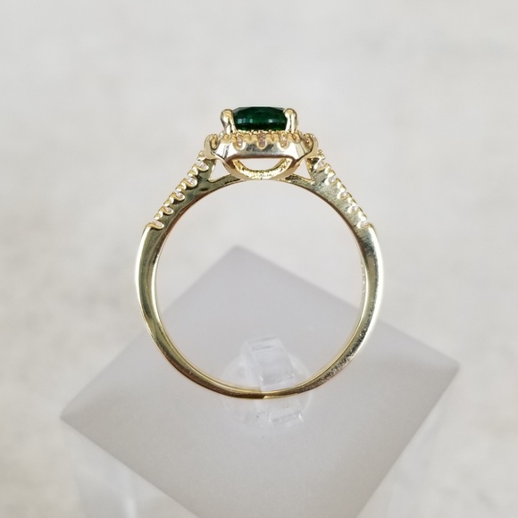 18k Emerald Ring - Picture 4 of 8